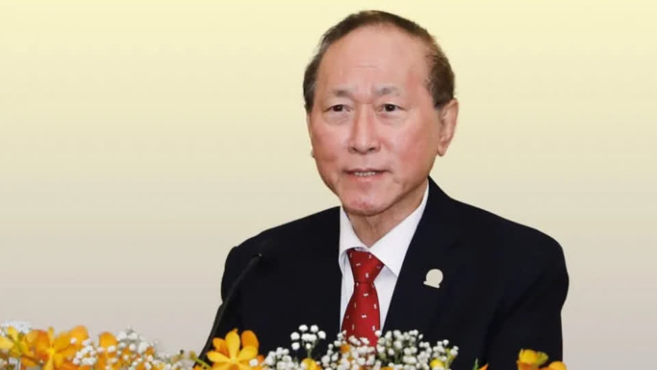 方侨生勋爵连任第六届柬华理事总会会长