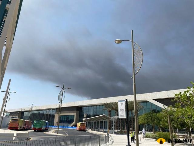 阿联酋迪拜杰贝阿里工业区发生火灾 无人员伤亡