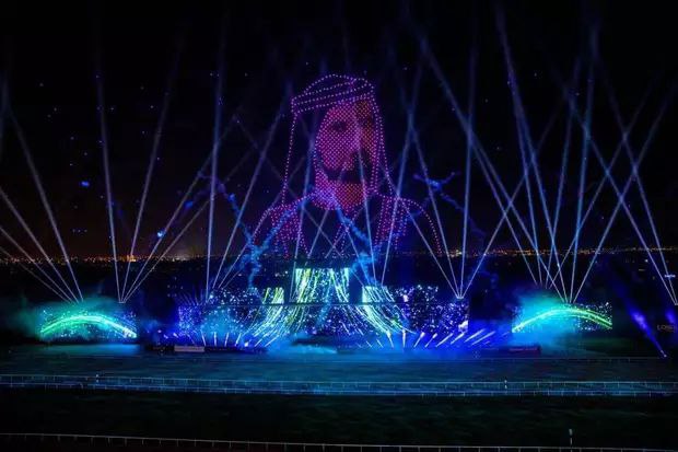2024迪拜赛马世界杯闭幕式的大型无人机表演将创下吉尼斯世界纪录