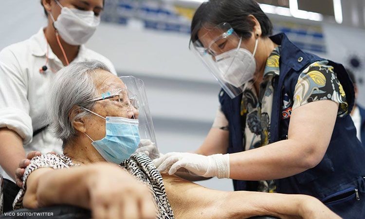 菲律宾疫苗专家: 老年人完成接种3个月后就需接种加强针
