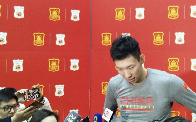 中国男篮出征亚洲杯预赛 易建联等三主力没有随行