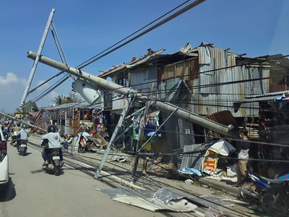 菲律宾副总统林丽妮: 当局应认真考虑电力和通信"地下化"