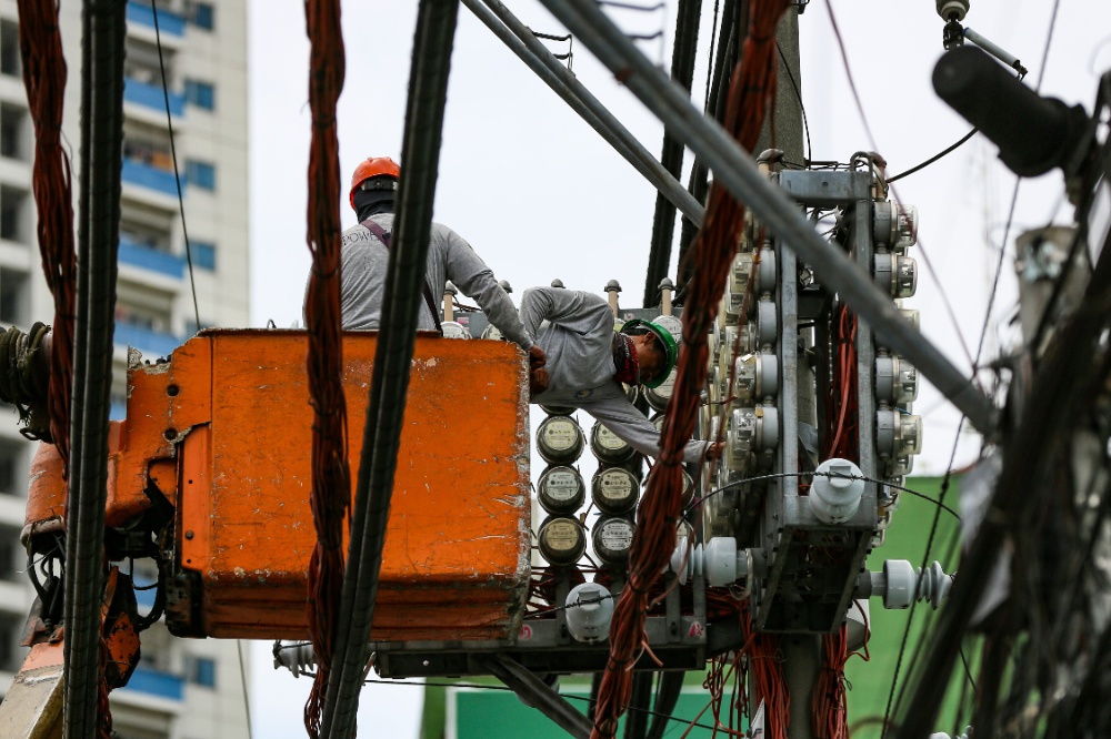 马尼拉电力公司保证迅速恢复供电 64万用户受影响