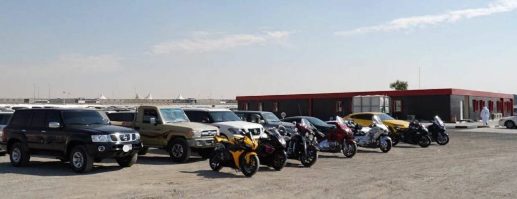 迪拜警方查获456辆非法改装的汽车和摩托车