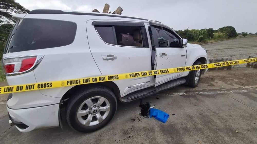 菲律宾邦板牙省一候选人座驾遇袭 车内三人遇害